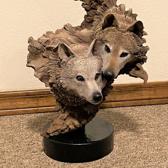 Retired Rick Cain Limited Edition ‘Dual Wolf’ Nature Sculpture #107/2000 - Picture 15 of 16